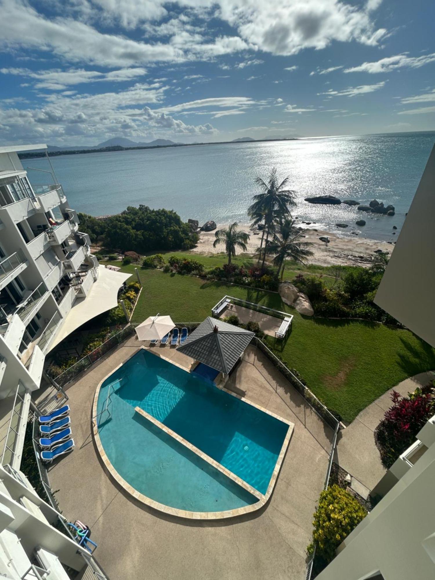 Coral Cove Apartments - Absolute Beachfront Resort Bowen Ngoại thất bức ảnh