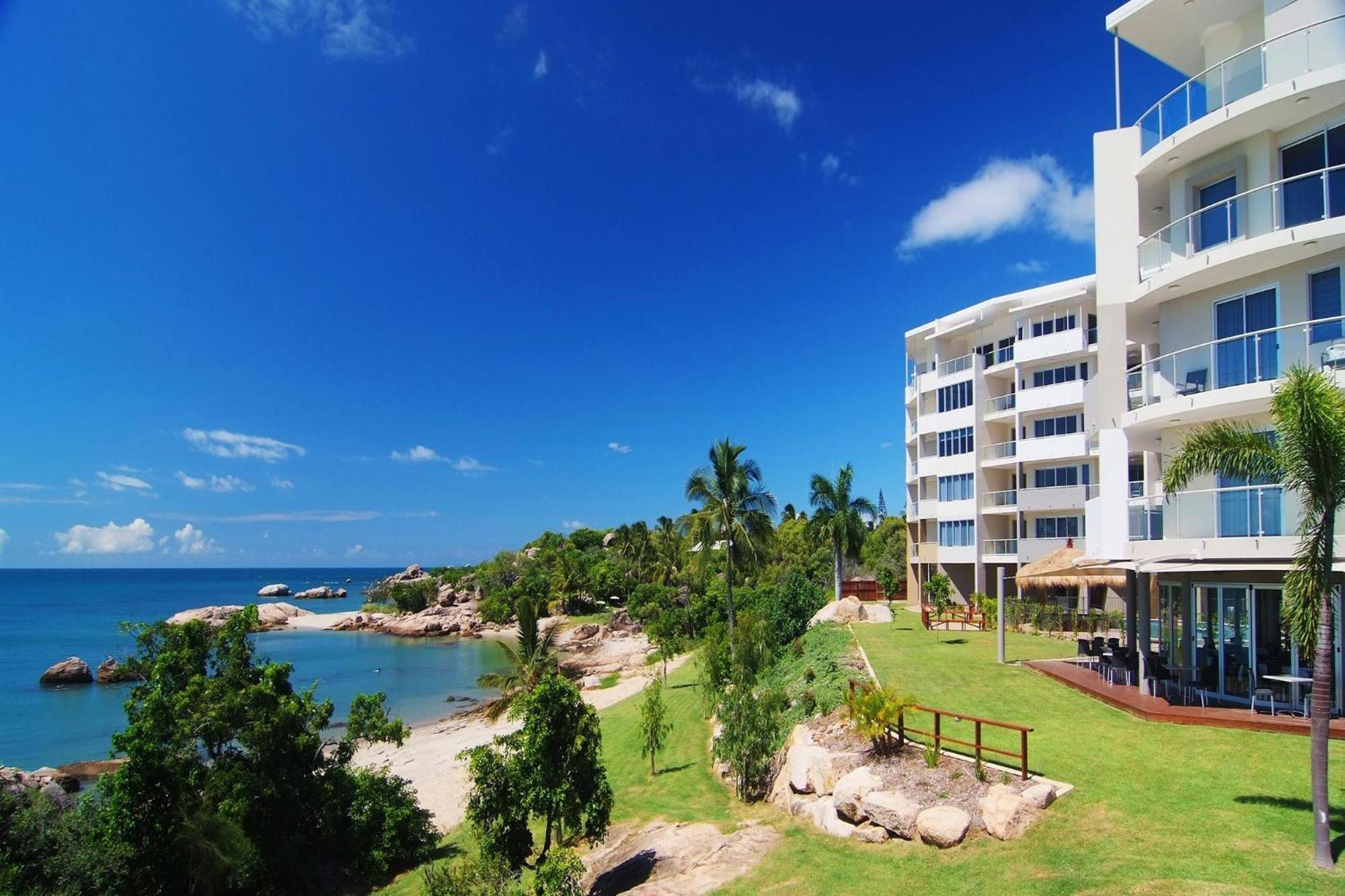 Coral Cove Apartments - Absolute Beachfront Resort Bowen Ngoại thất bức ảnh