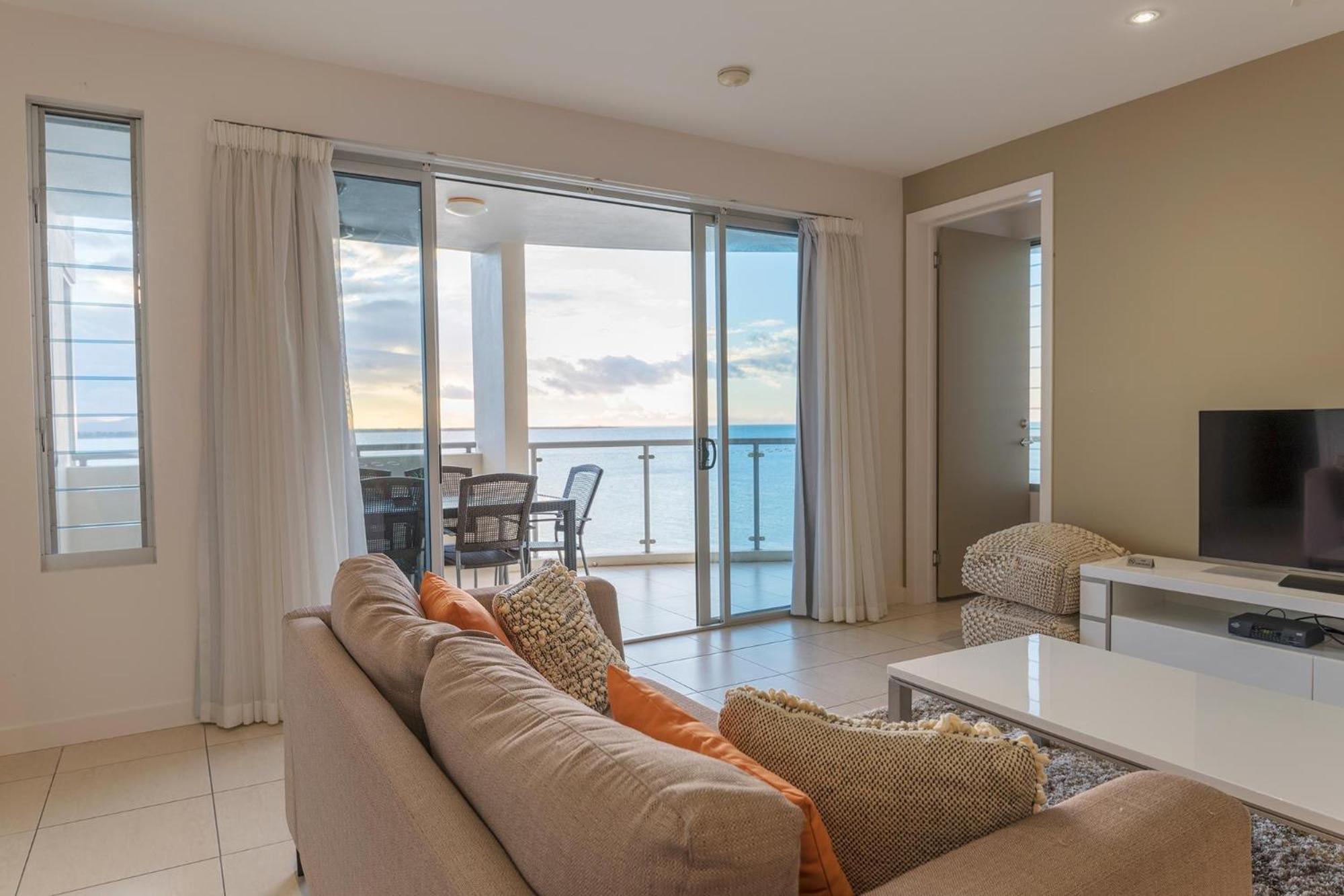 Coral Cove Apartments - Absolute Beachfront Resort Bowen Ngoại thất bức ảnh