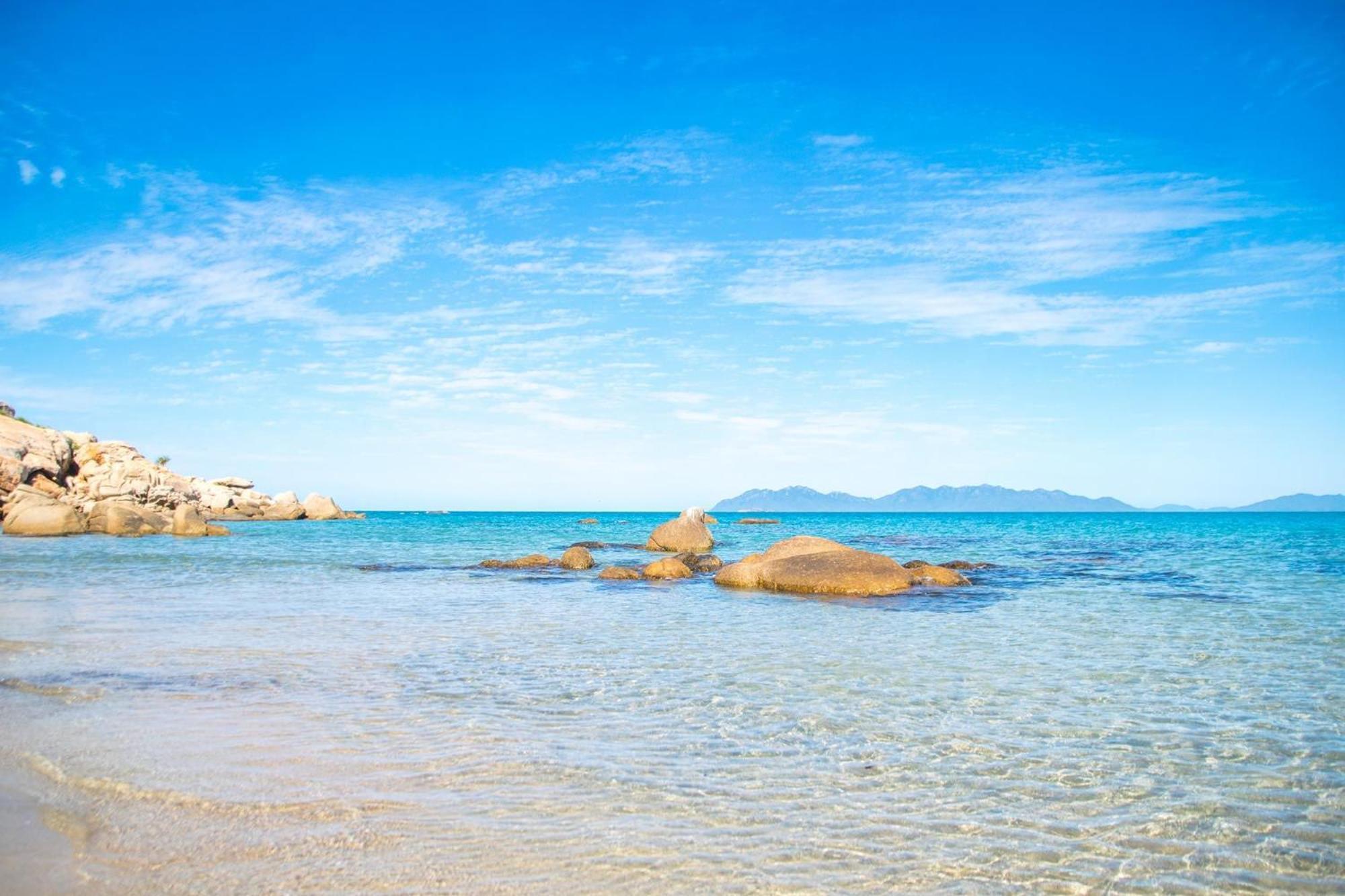 Coral Cove Apartments - Absolute Beachfront Resort Bowen Ngoại thất bức ảnh