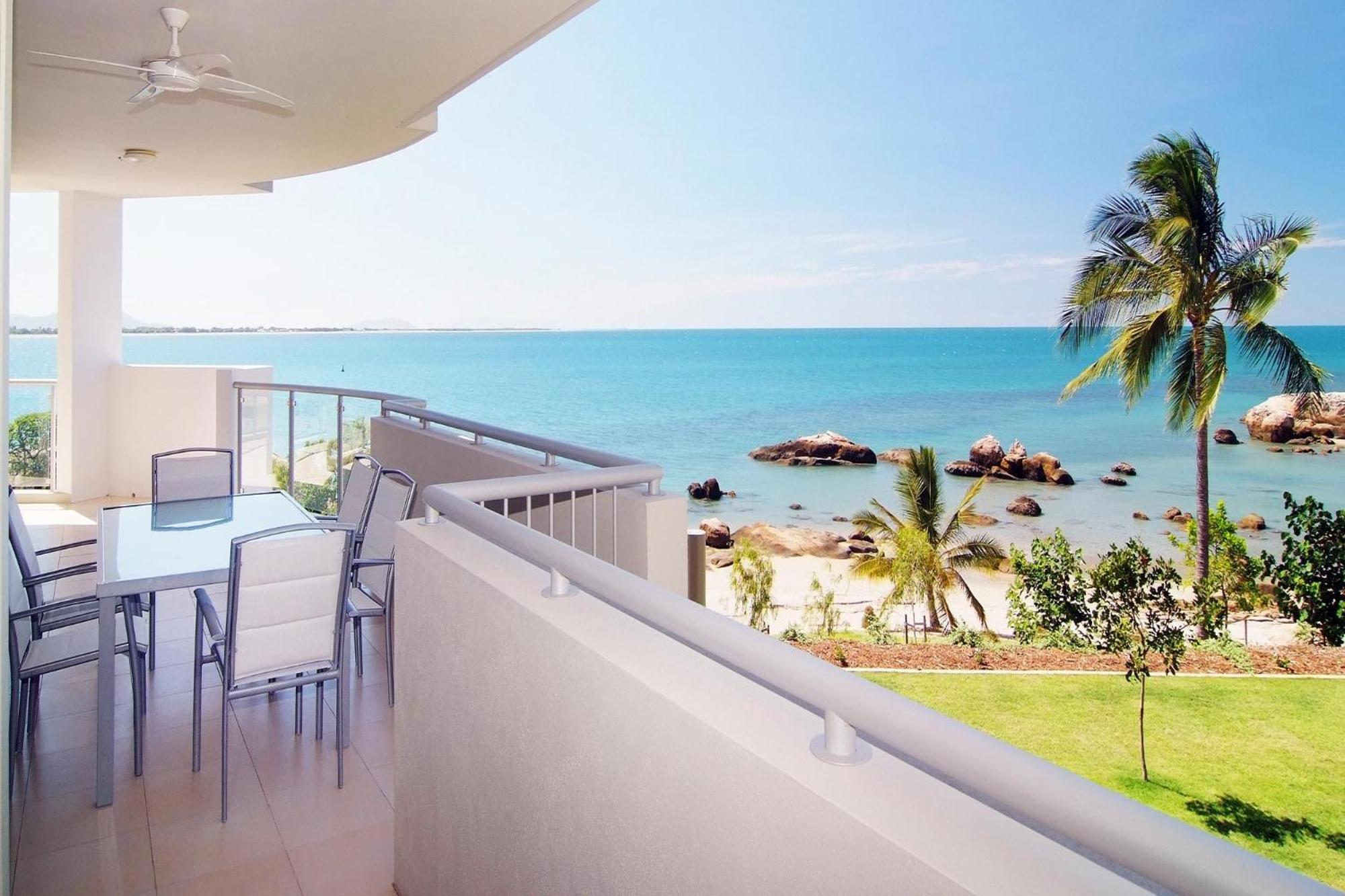 Coral Cove Apartments - Absolute Beachfront Resort Bowen Ngoại thất bức ảnh
