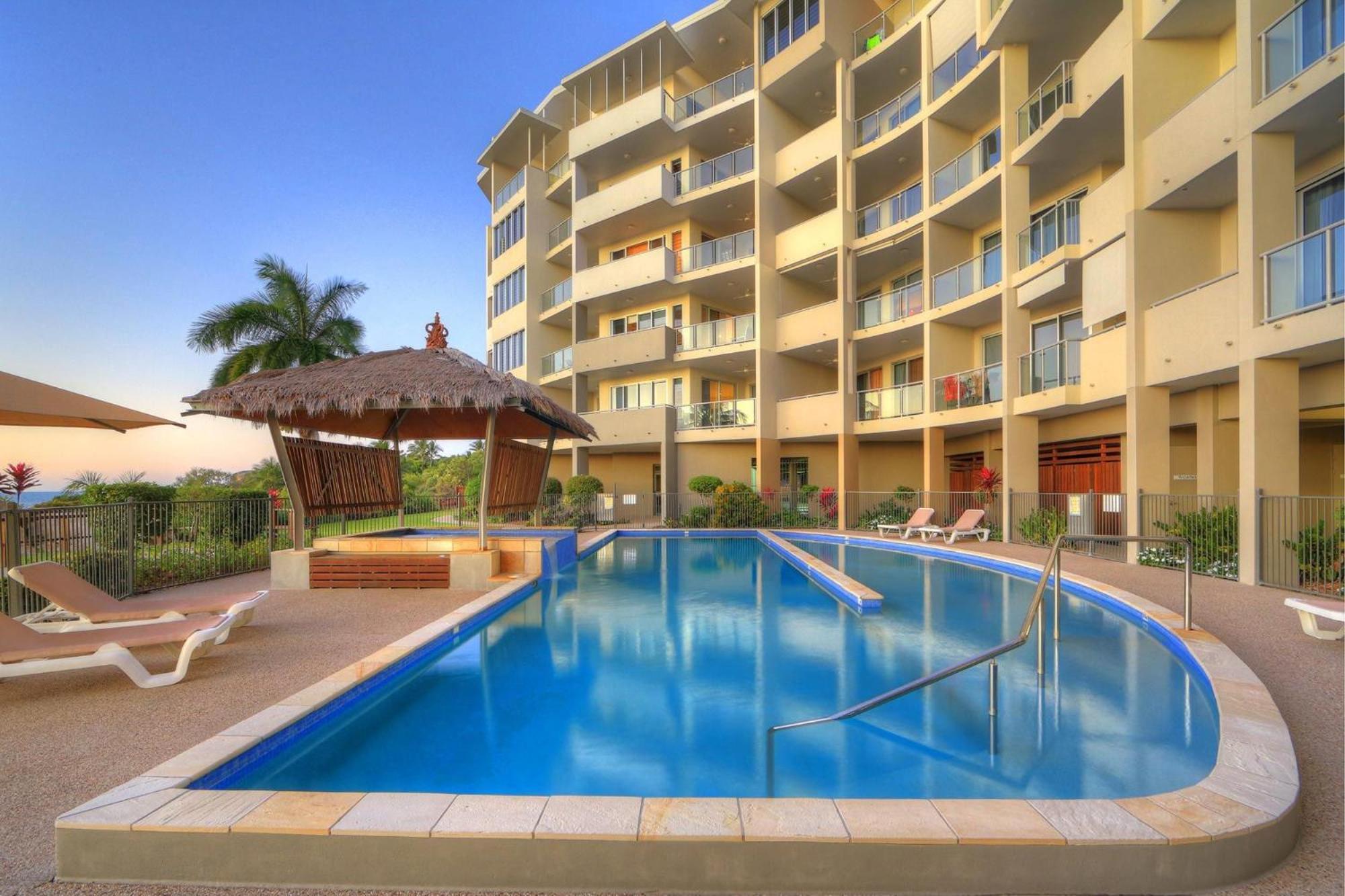 Coral Cove Apartments - Absolute Beachfront Resort Bowen Ngoại thất bức ảnh