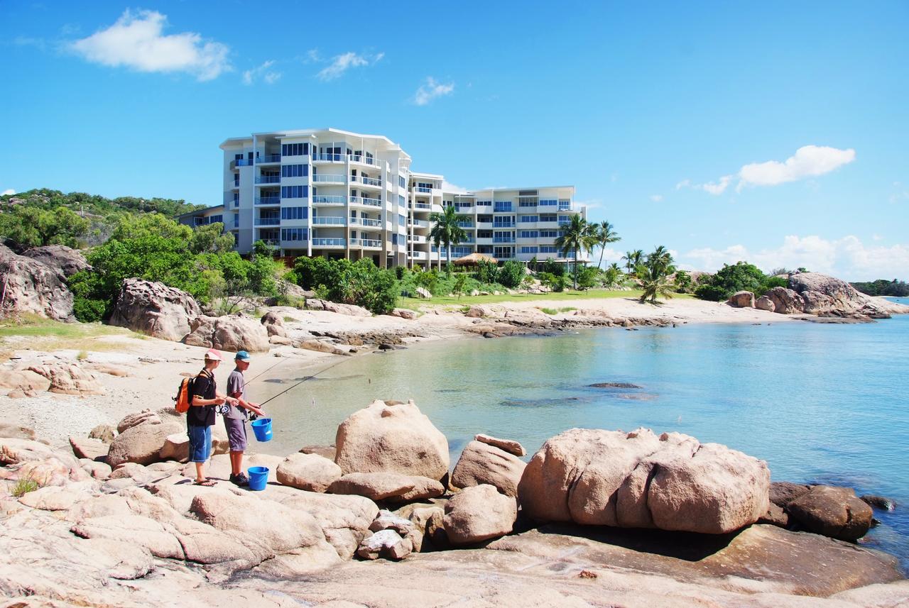 Coral Cove Apartments - Absolute Beachfront Resort Bowen Ngoại thất bức ảnh